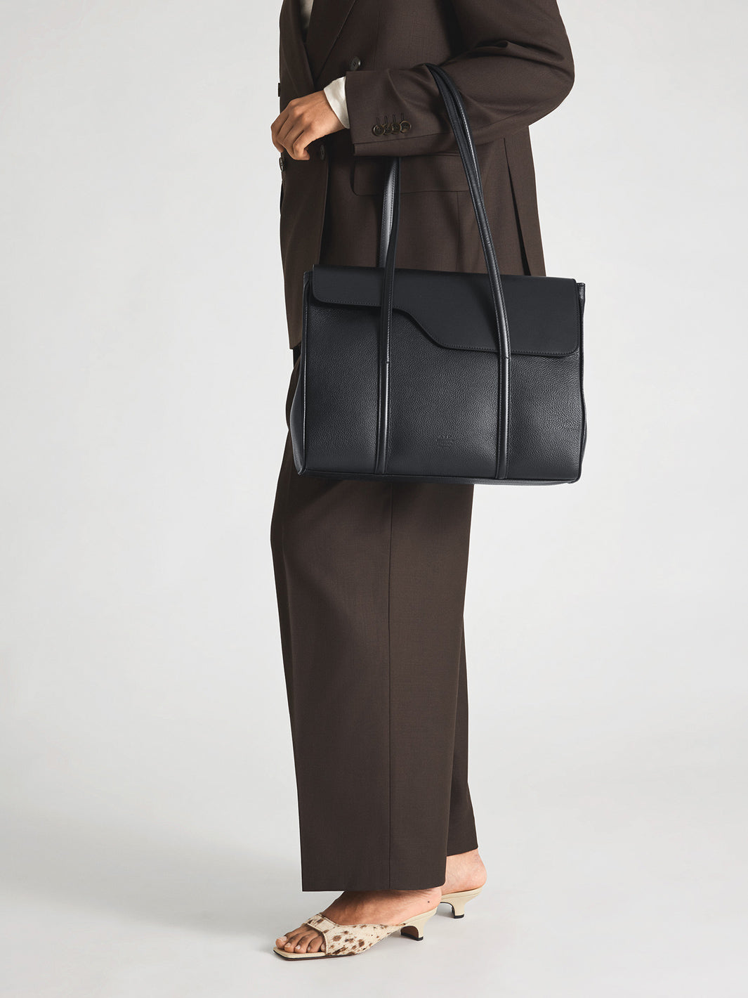 Abriola Black Grained Leather/Leather