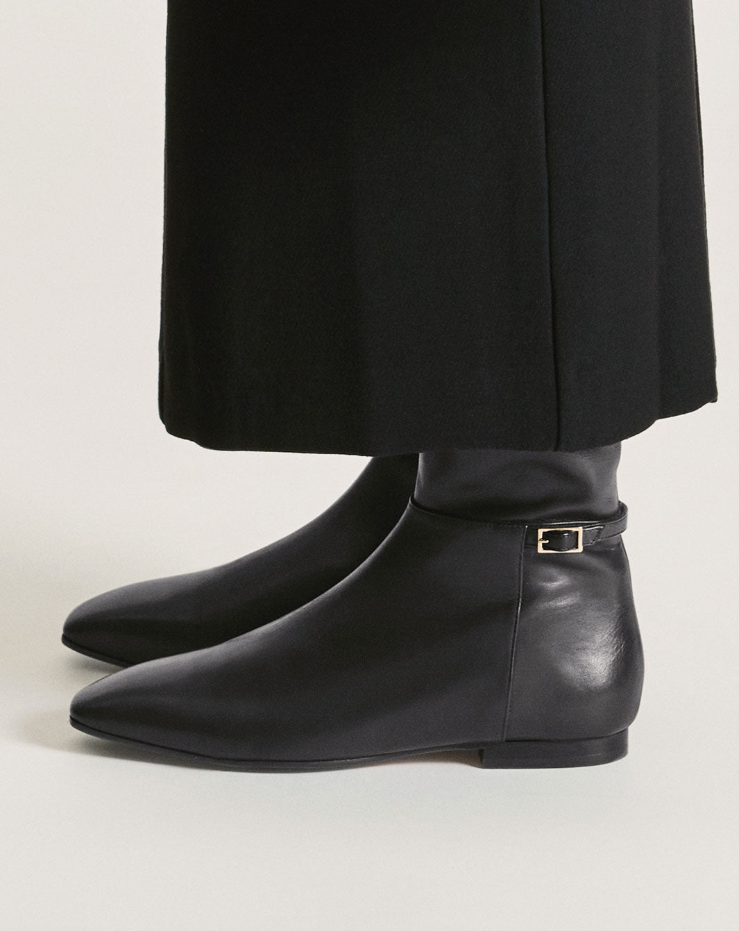 Barzio Black Leather Ankle boots