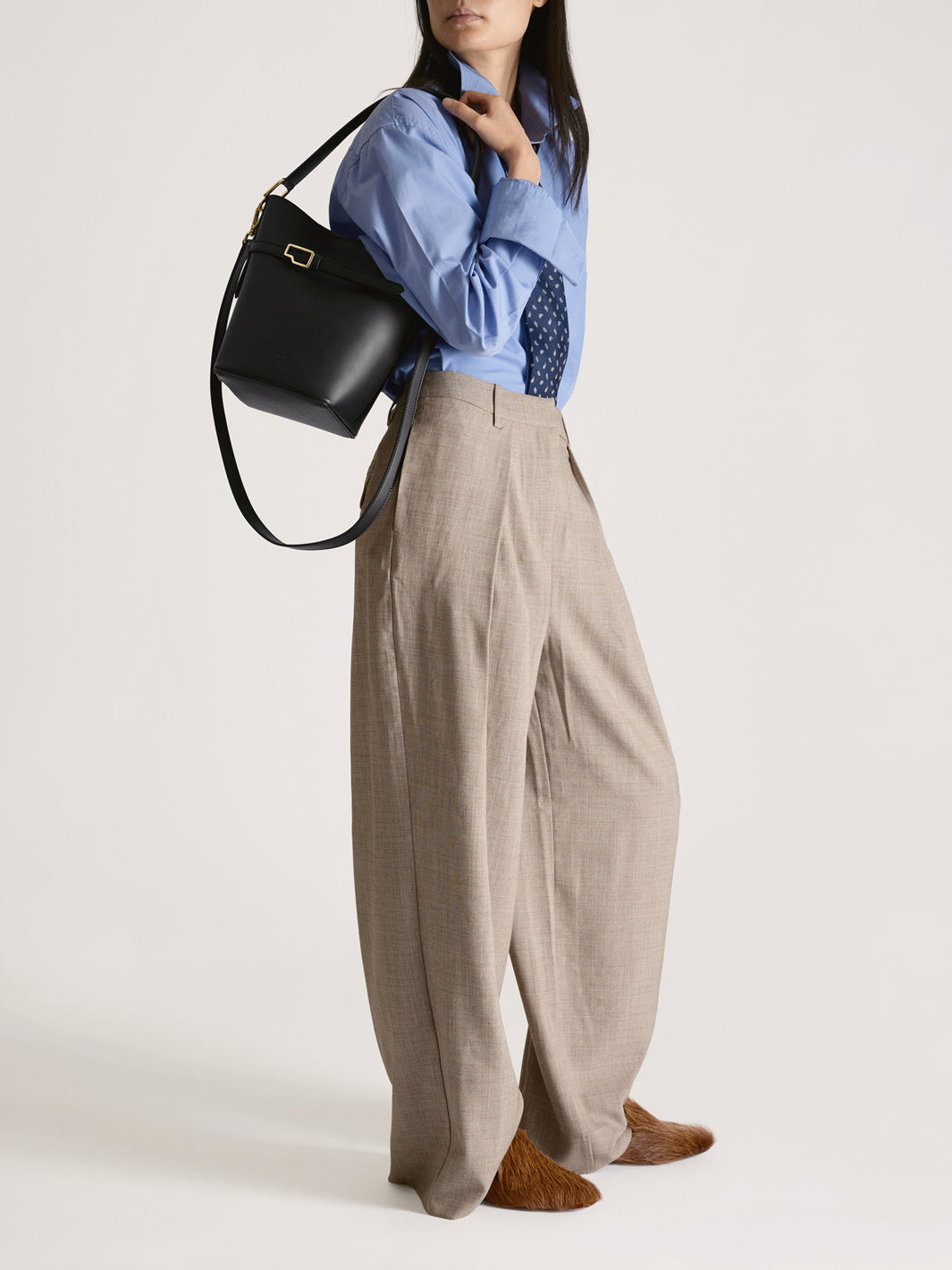 Cremella Black Leather Bucket bag