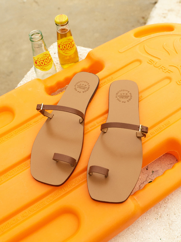 Dongo Cannella Leather Flat sandals