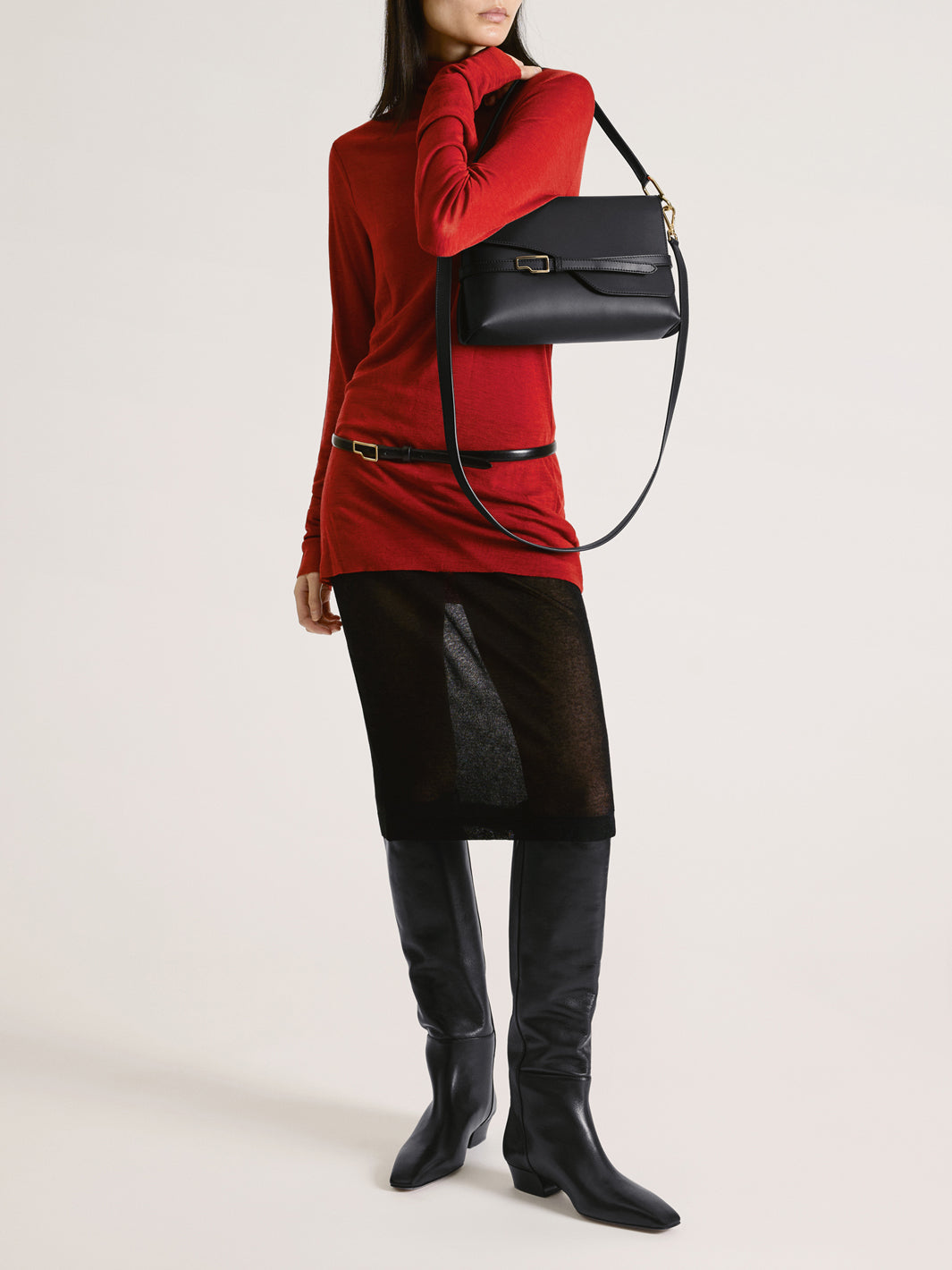 Lierna Black Leather Shoulder bag