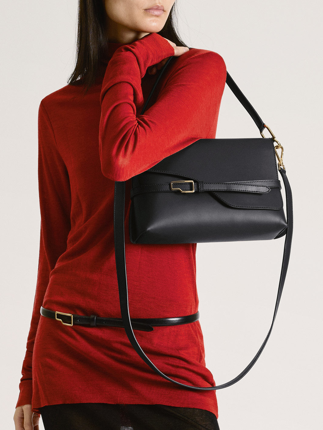 Lierna Black Leather Shoulder bag