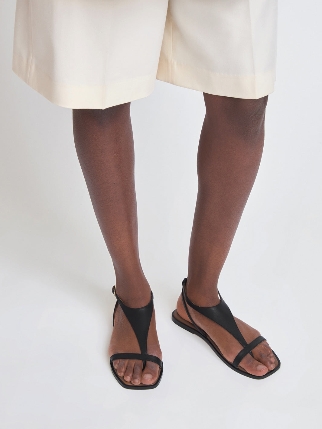 Livo Black Leather Strappy sandals