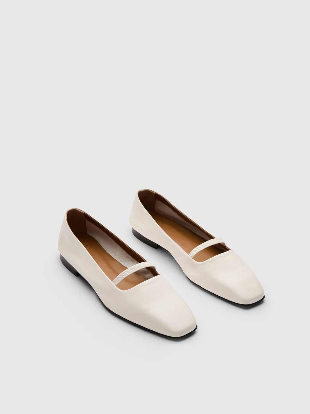 Loria Linen Nappa Ballet flats