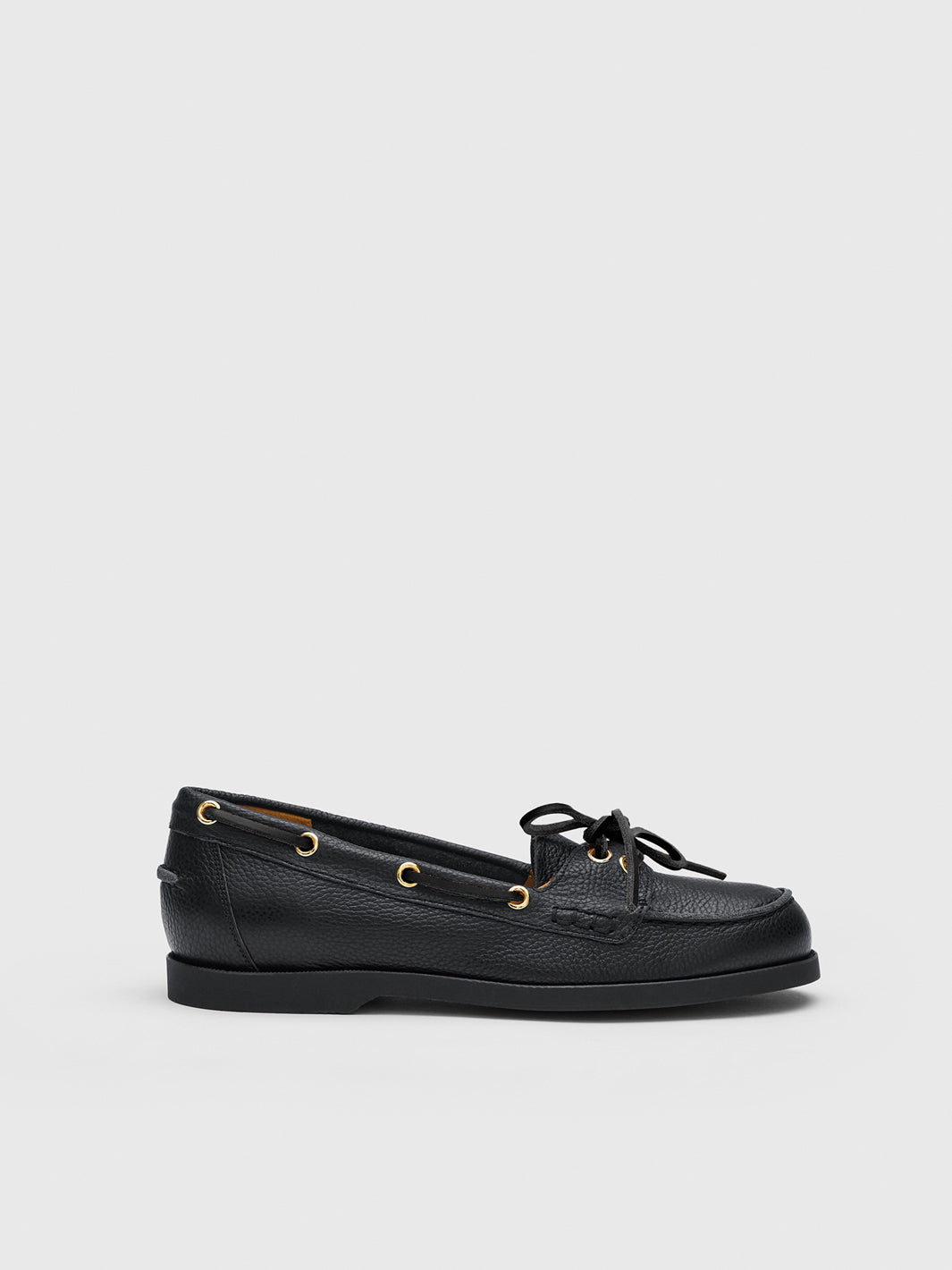 Nesso Black Grained Leather Boat shoes