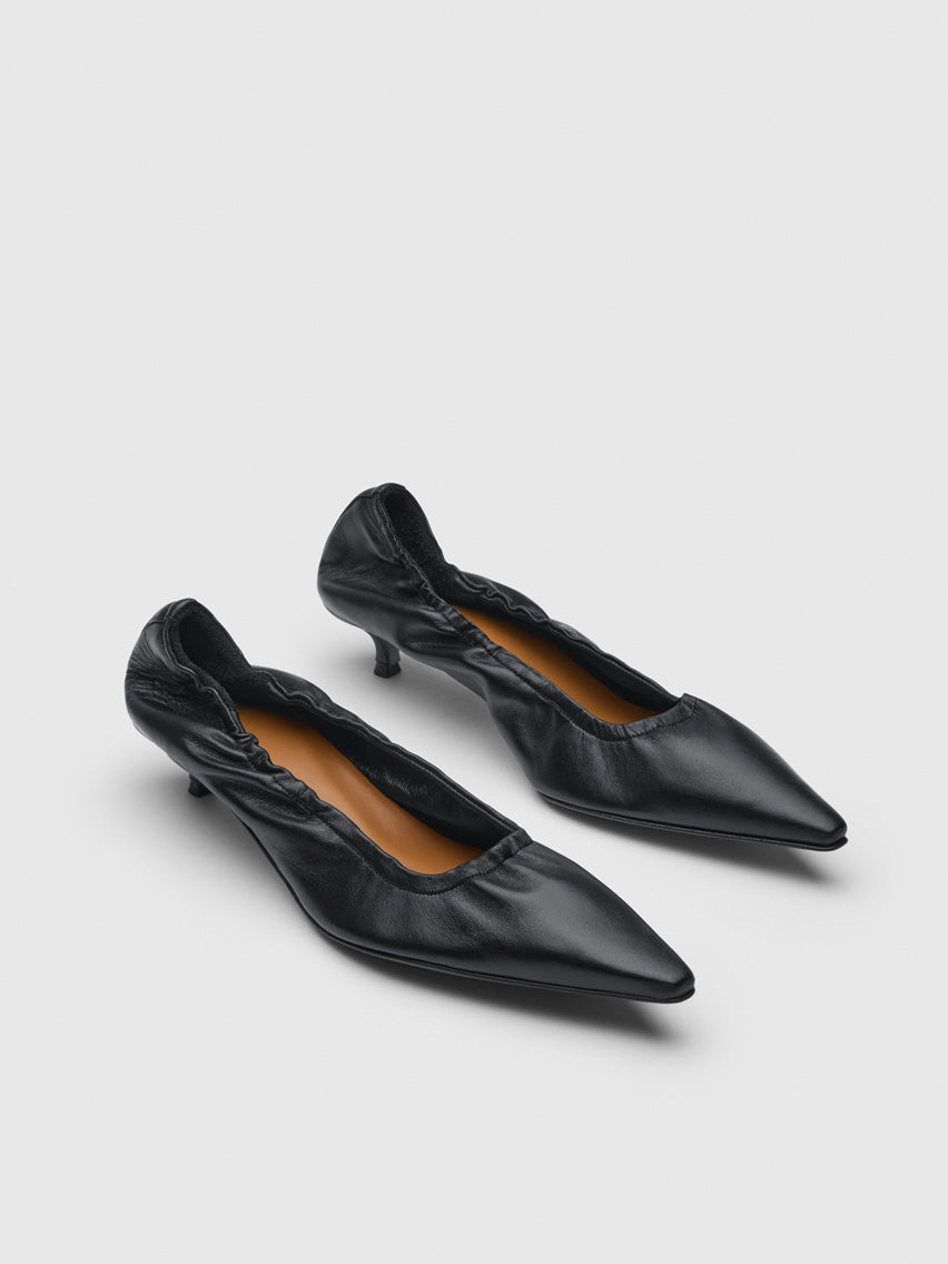 Valfurva Black Shiny Nappa Pumps