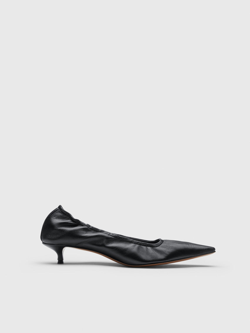 Valfurva Black Shiny Nappa Pumps | ATP Atelier | Official Site