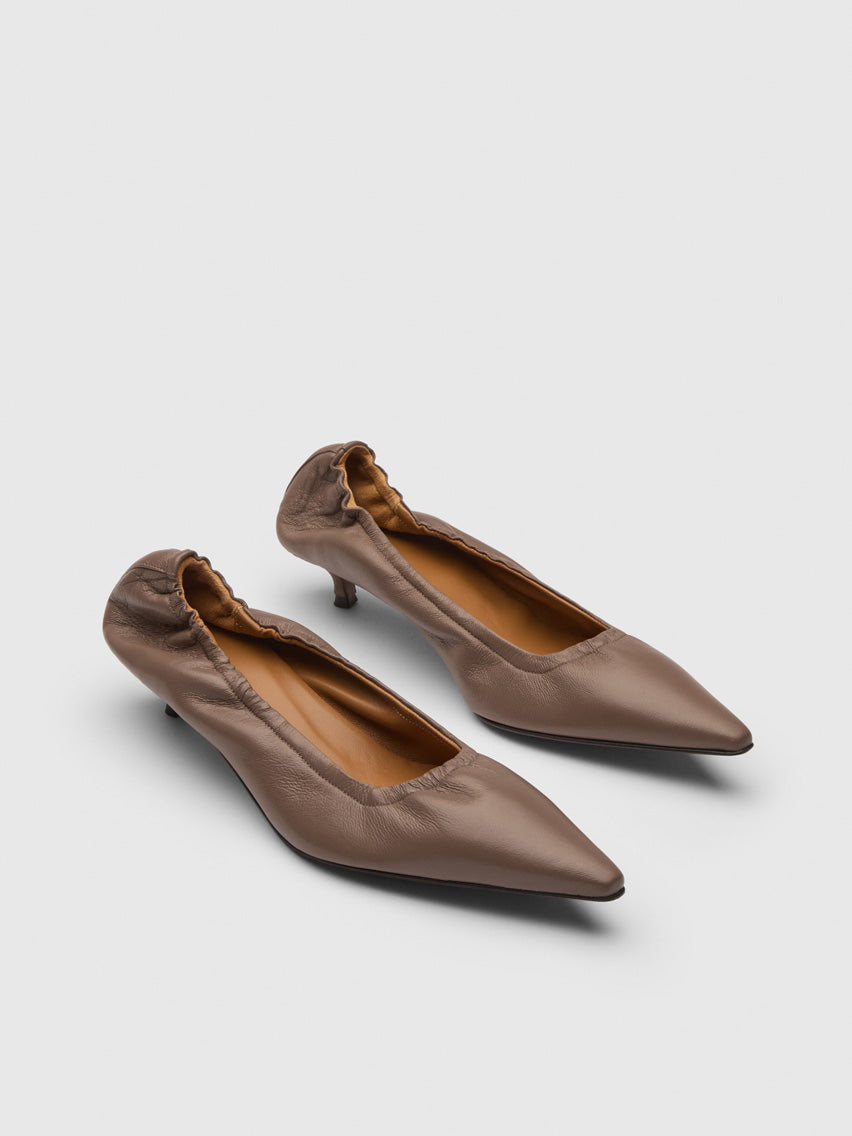 Valfurva Tahini Shiny Nappa Pumps