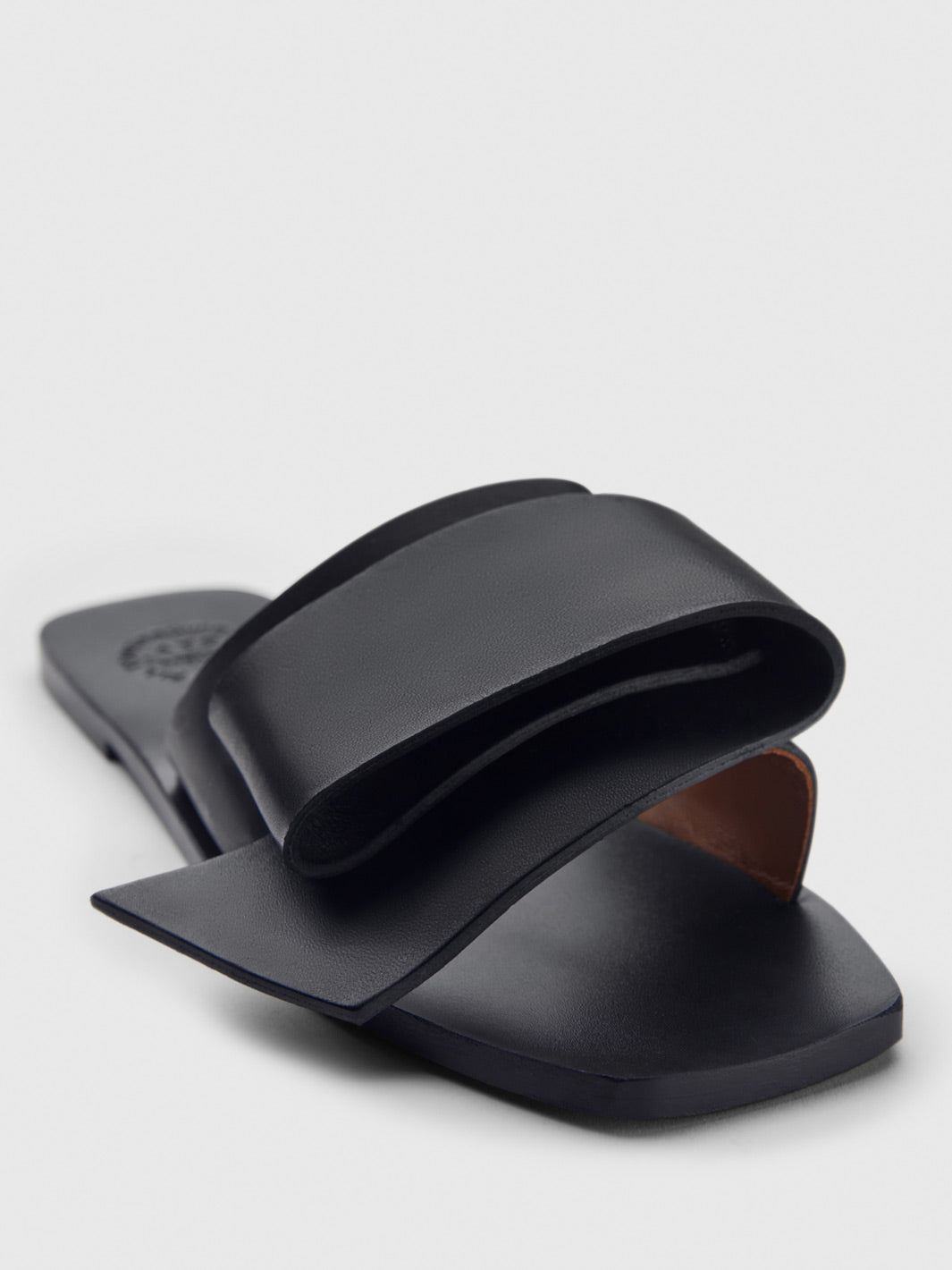 Altino Black Leather Flat sandals