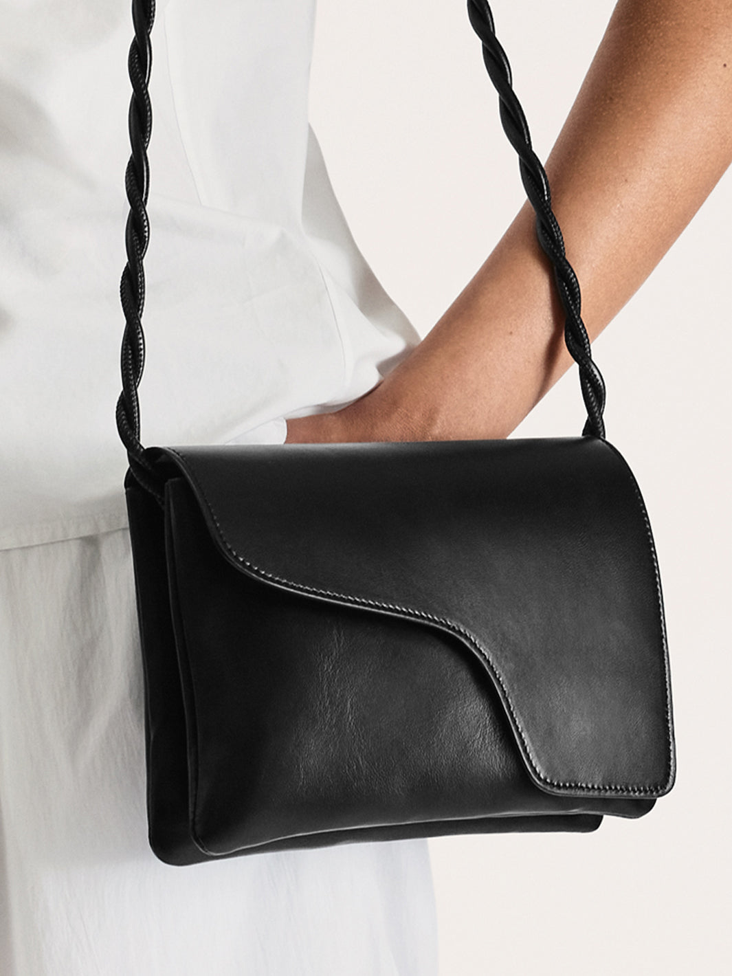 ATP Atelier バッグ Ormelle Black Grained Leather Top handle bag | ATP Atelier