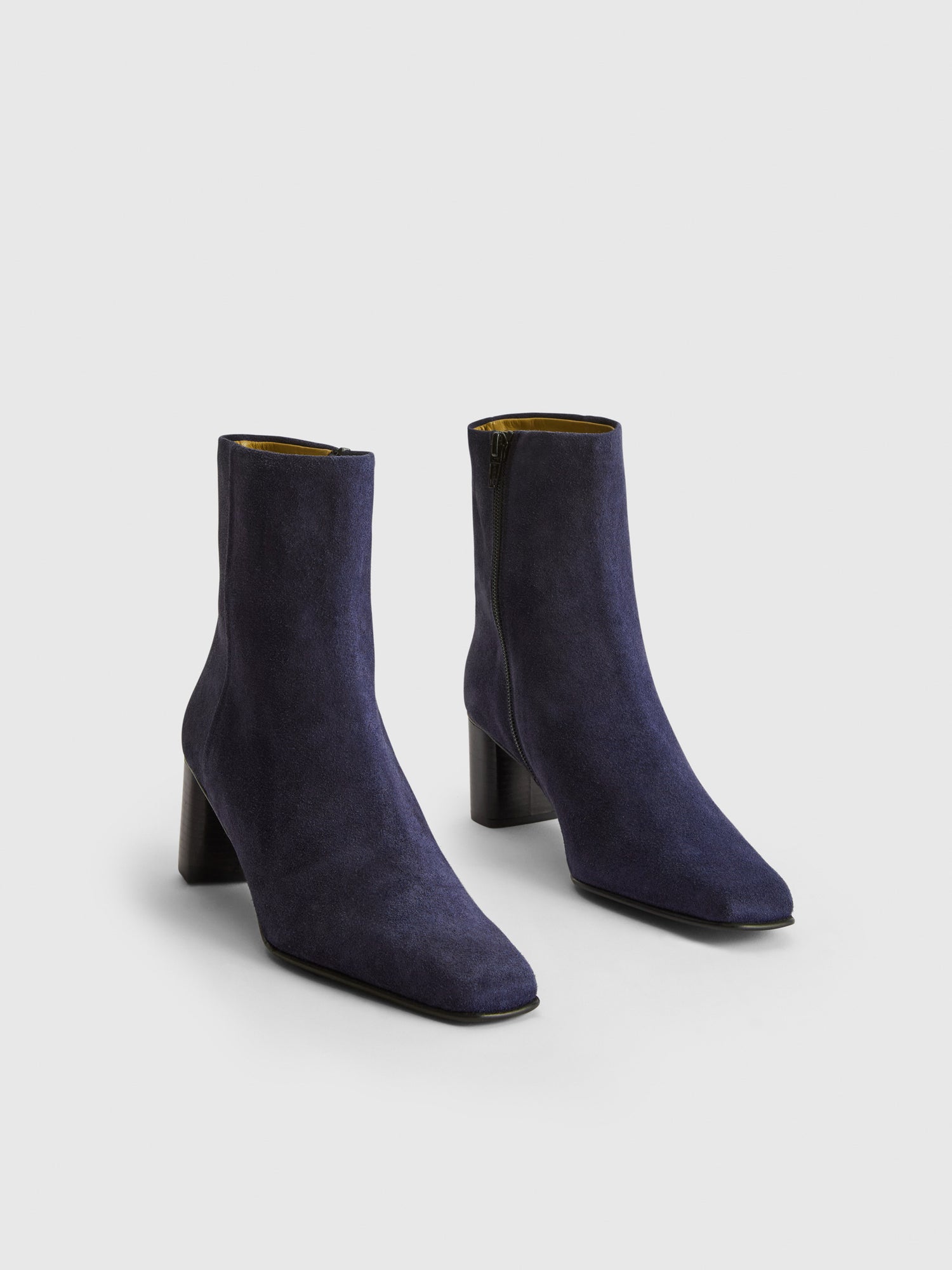 Praia Mirtillo Suede Ankle boots
