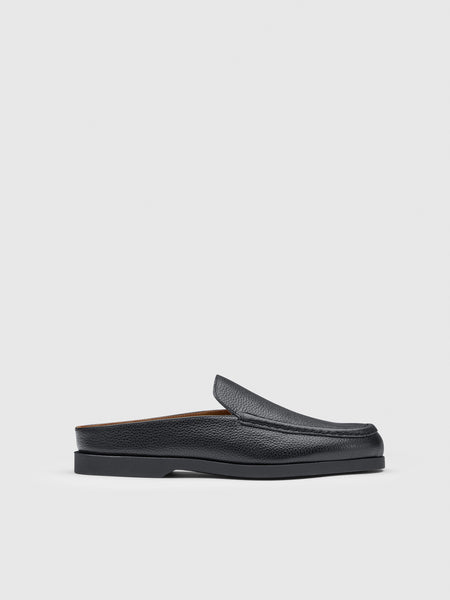 Tenno Black Grained Leather Slip-ins | ATP Atelier | Official Site