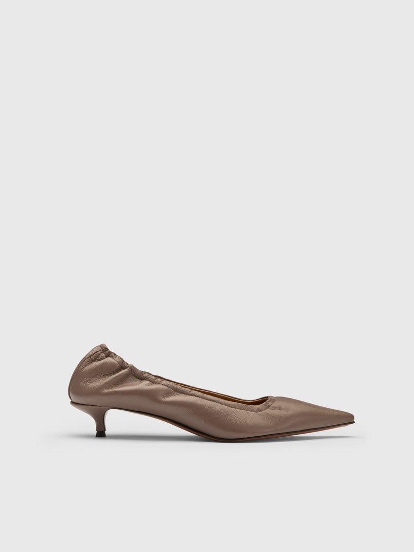 Valfurva Tahini Shiny Nappa Pumps
