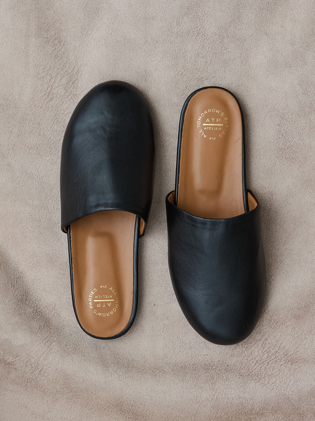 ATP Atelier ブラック ミュール Forcola Black Shiny Nappa Slip-ins | ATP Atelier | Official Site