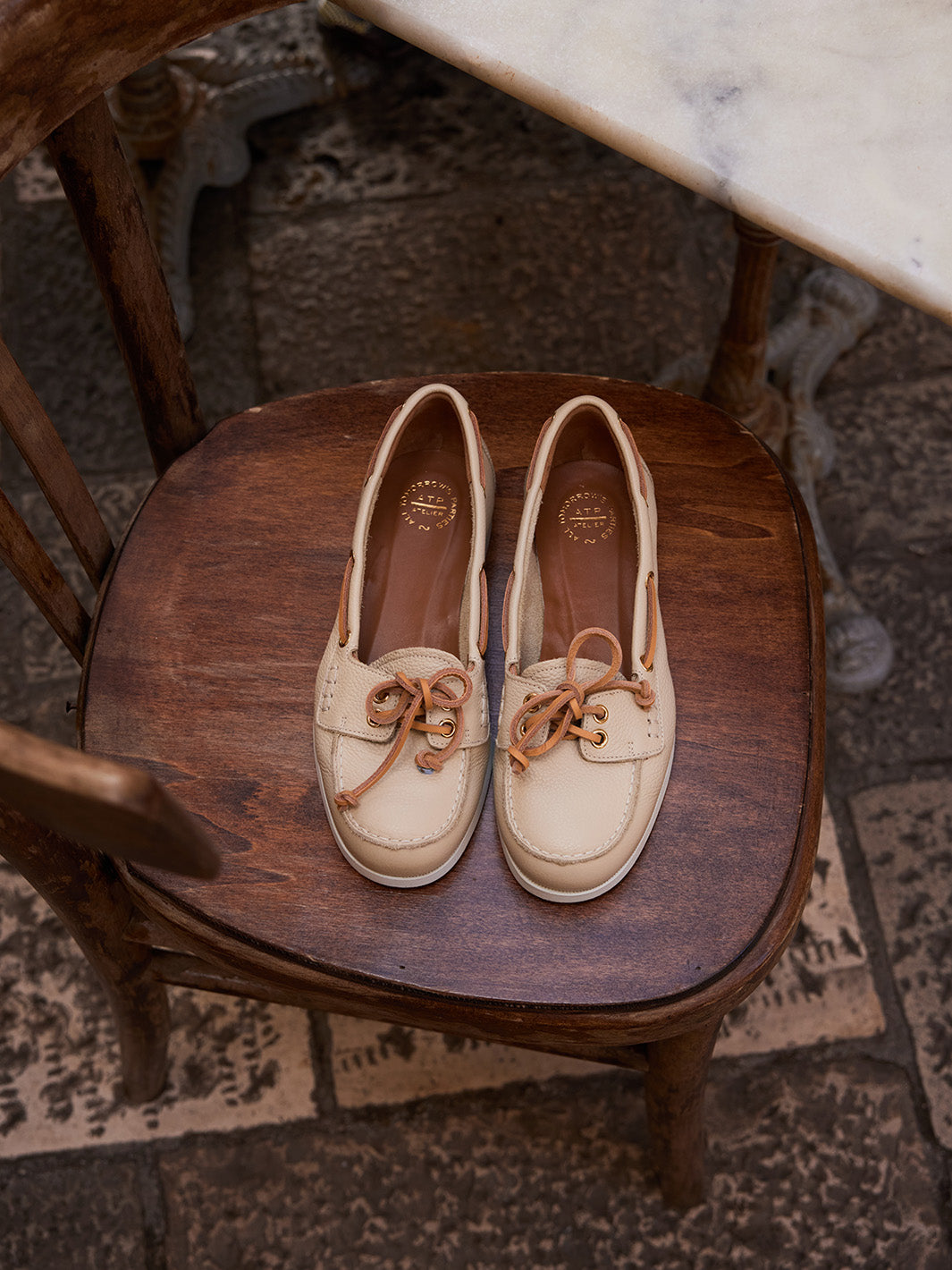 Nesso Mandorla Grained Leather Boat shoes