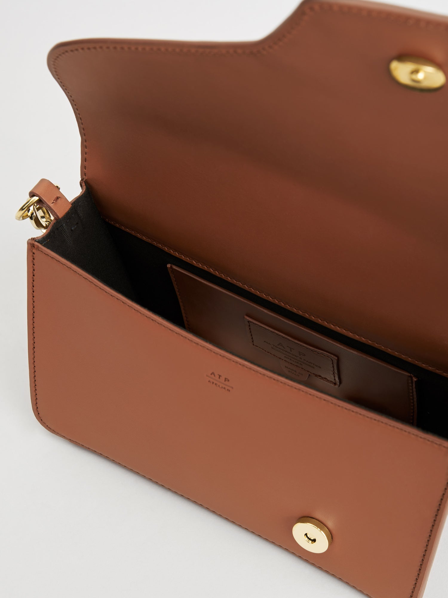 Assisi Brandy Leather Shoulder Bag