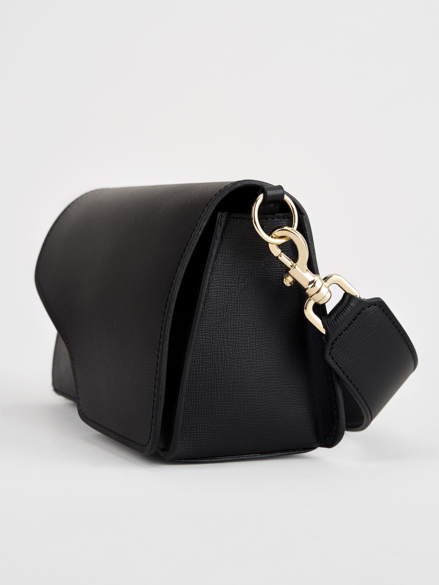 Assisi Black Saffiano Shoulder Bag – ATP Atelier USA
